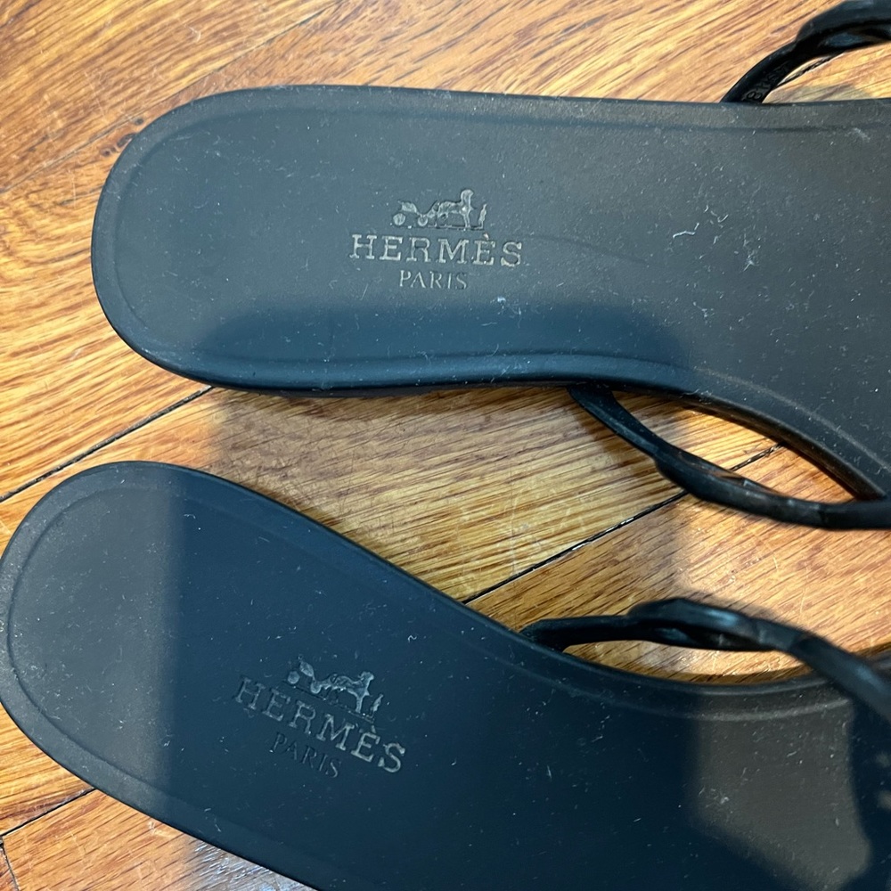 Hermes Black Chain-Accent Slide Sandals - Picture 3 of 3